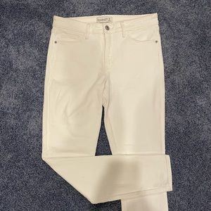 Abercrombie & Fitch White Jeans size 6/28